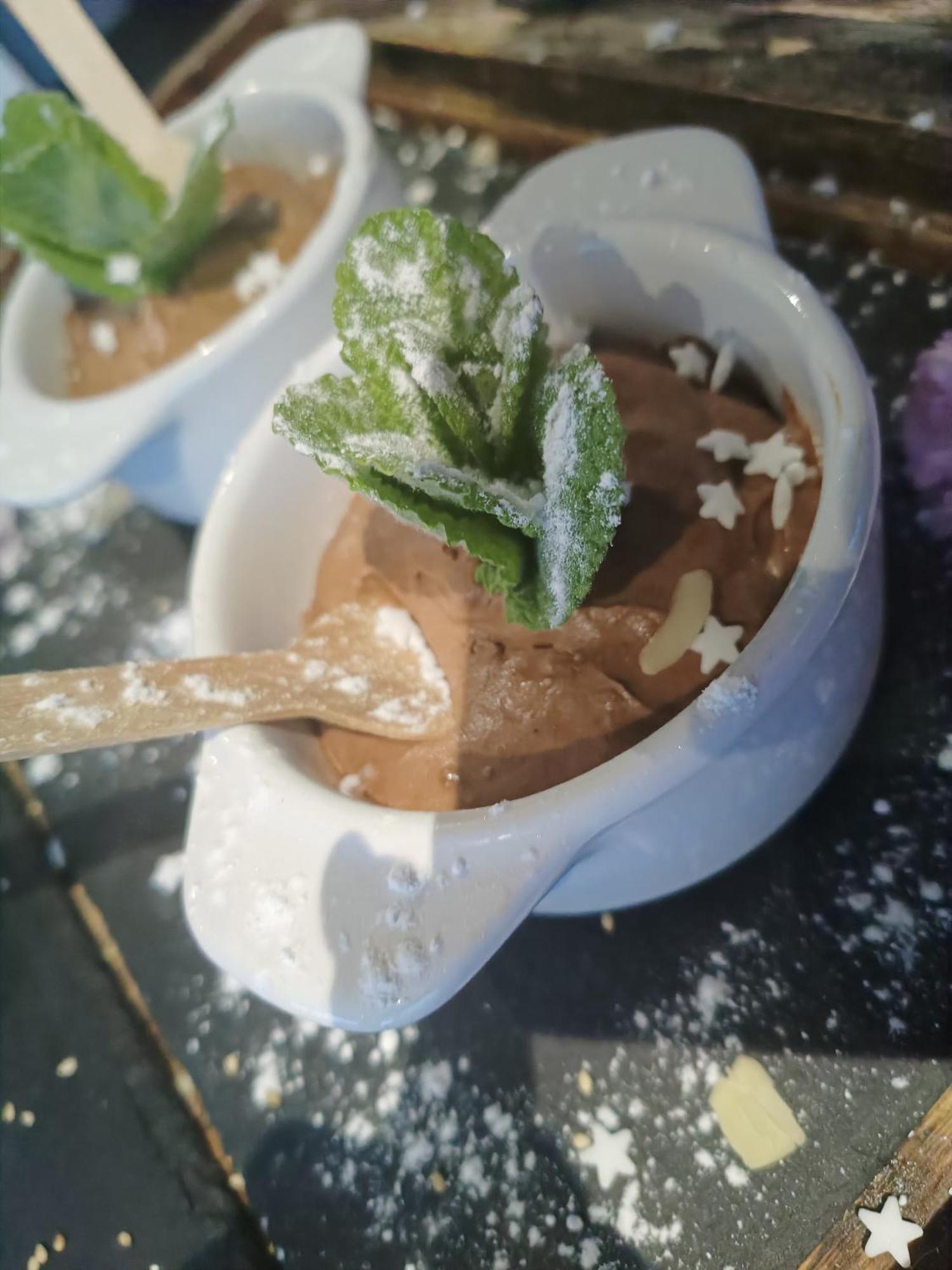 مبيت وإفطار Hyères Le Pavillon Des Pivoines المظهر الخارجي الصورة